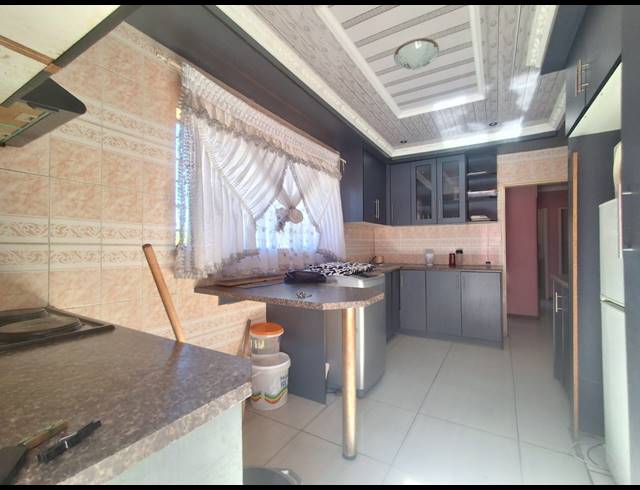 3 BEDROOM HOUSE FOR SALE IN SASOLBURG EXT 1